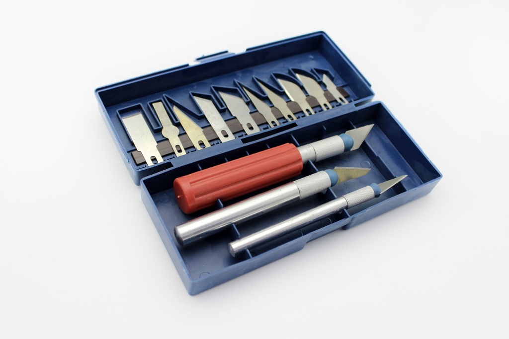 BISTURI PUNTA LANZA EN CAJA X 3 UNIDADES [PAC30059-1985]